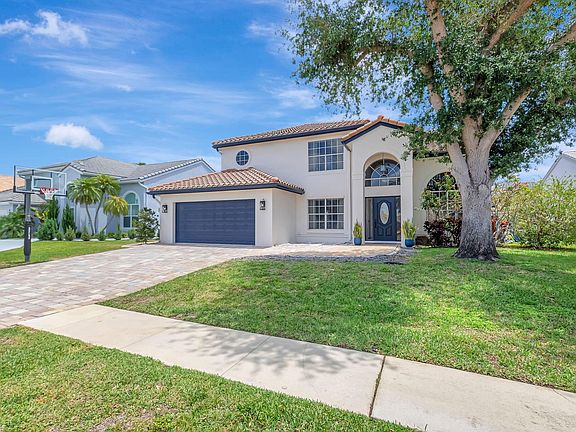 3rd image of 8884 Spring Valley Drive
