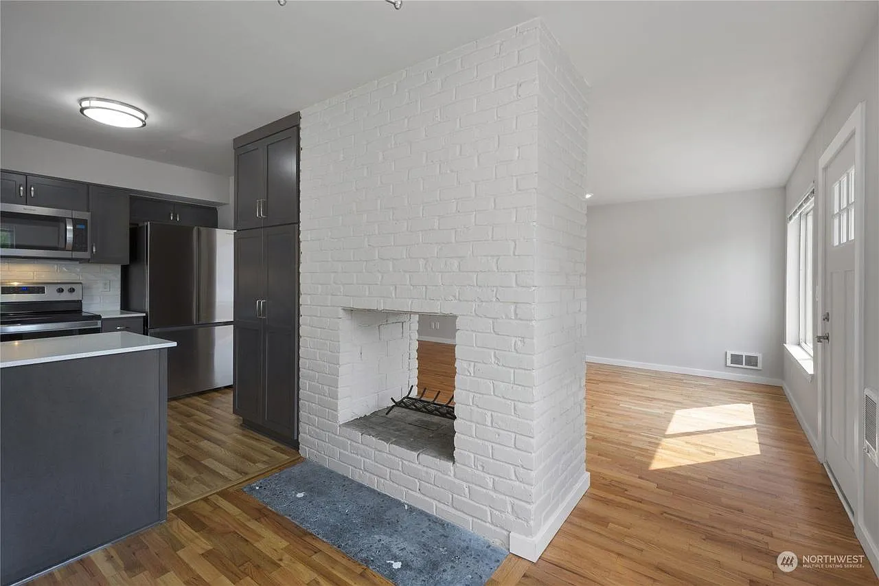 6324 Latona Ave NE — Photo 3