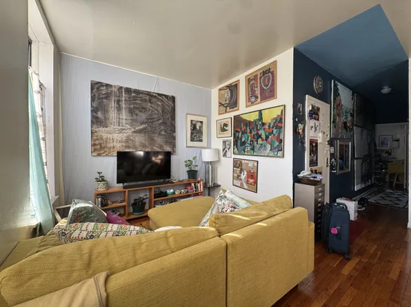 590 Franklin Avenue image 8 of 11