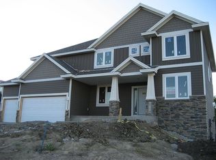 8714 Osprey Ln, Chanhassen, MN 55317