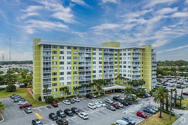 1st image of 4400 Hillcrest Drive #508A