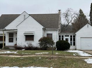 805 N Main St, Elkader, IA 52043