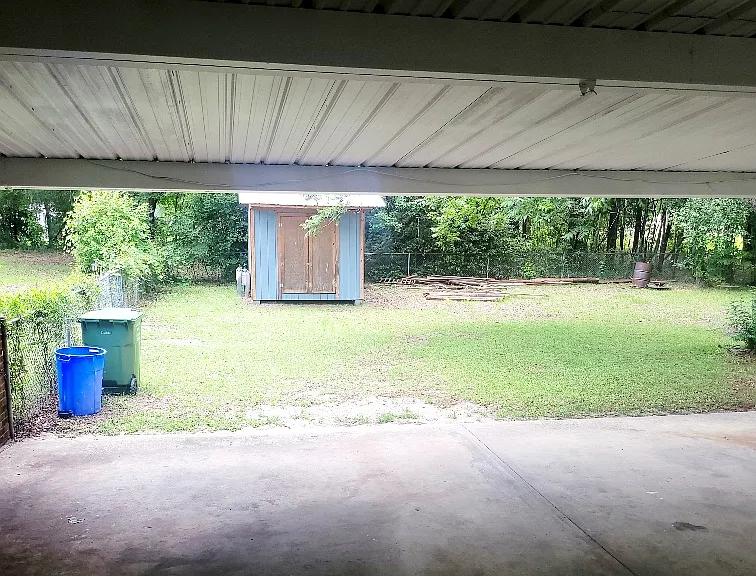 928 W Lydia Hwy — Photo 24