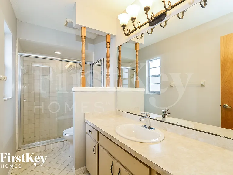 913 Sylvia Dr — Photo 14