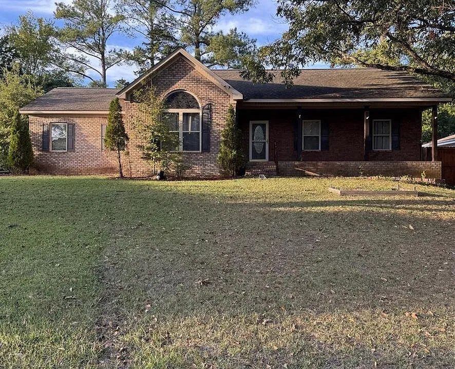 2201 Fairmont Dr