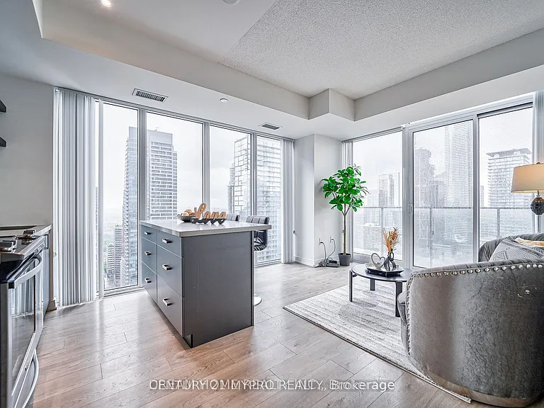 50 Wellesley St E #4002 — Photo 7