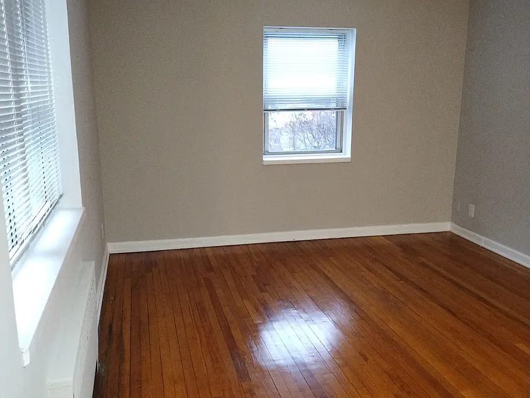 320 S Broadway #P1 — Photo 7
