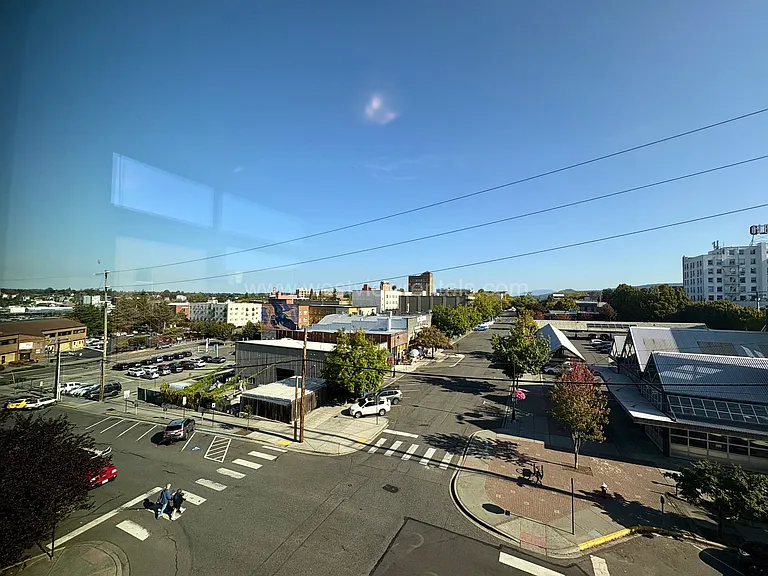 200 E Maple St — Photo 223