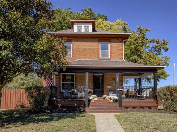 204 W Wall St, Harrisonville, MO 64701