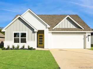 15923 E 75th Pl, Owasso, OK 74055