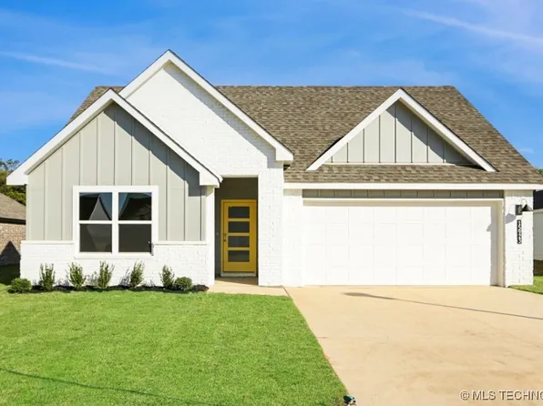 15923 E 75th Pl, Owasso, OK 74055