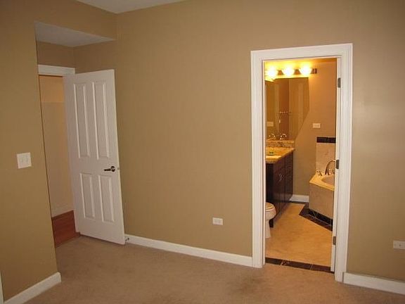 5th image of 3927 S Indiana Ave Unit G