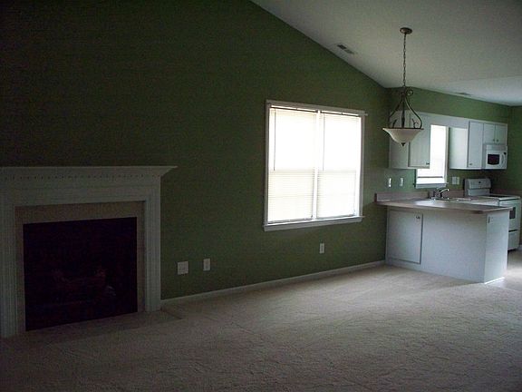 3rd image of 214 Forest Park Dr