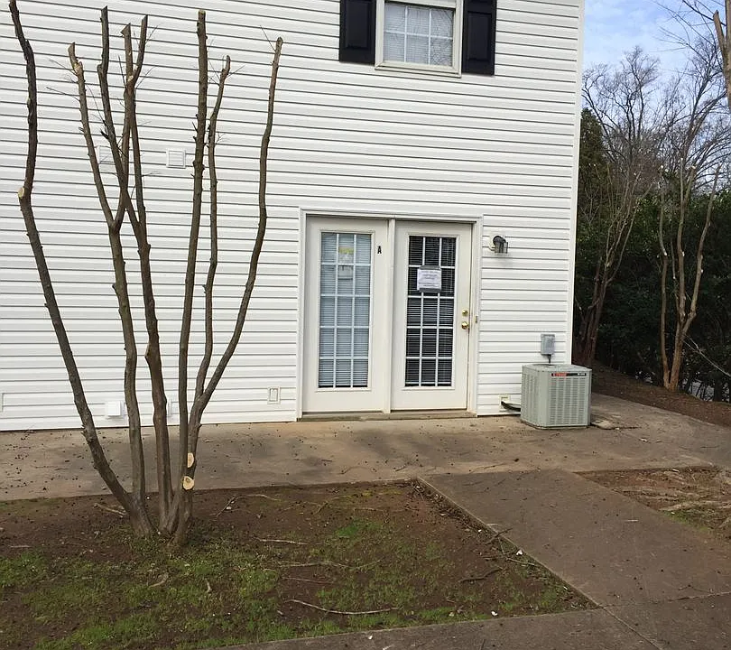 1205 S Main