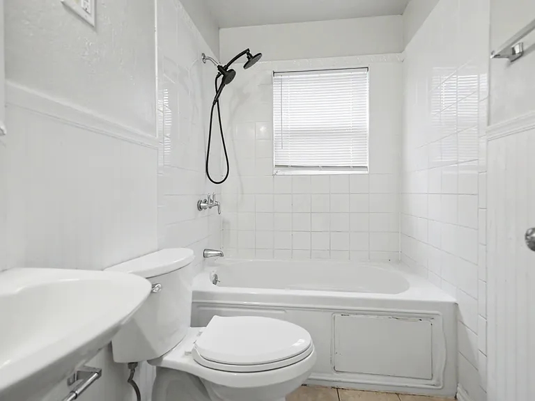 307 Oak St — Photo 17