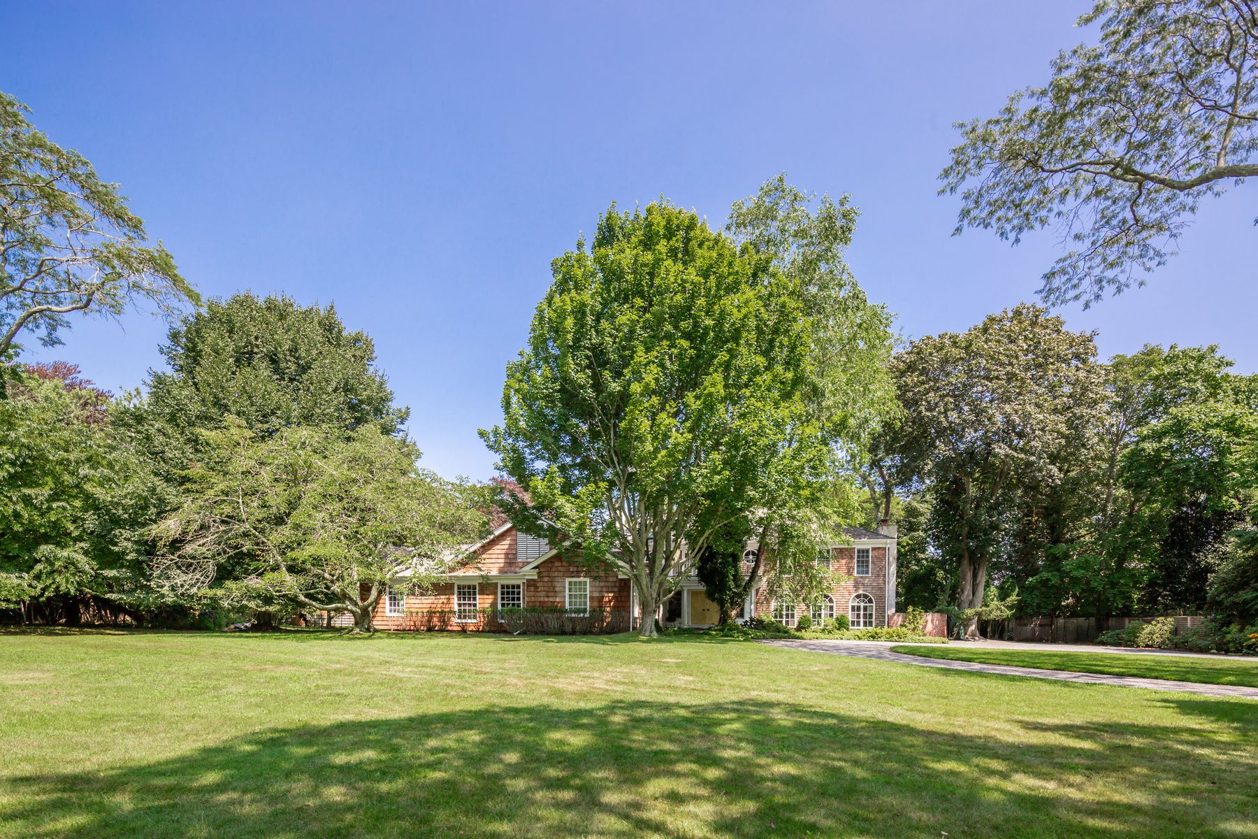 16 Pudding Hill Ln, East Hampton, NY 11937 Out East