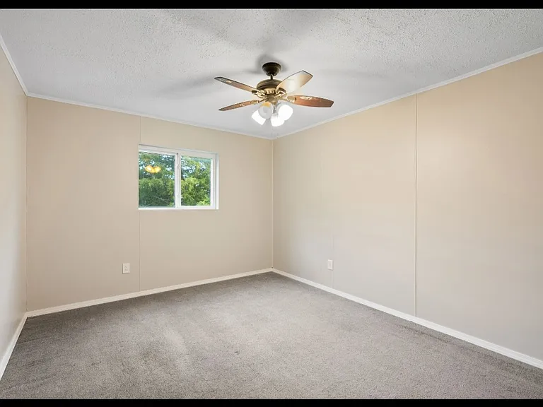 2420 Breezy Point Ln — Photo 9