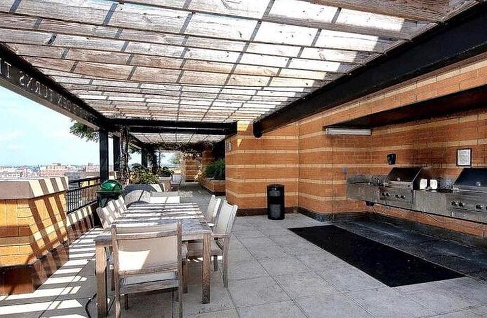 Roof top grill with sitting area
