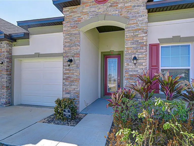 10027 Dolphin Gull Cir — Photo 4