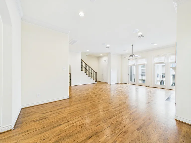 11025 Sherwood Grv — Photo 15
