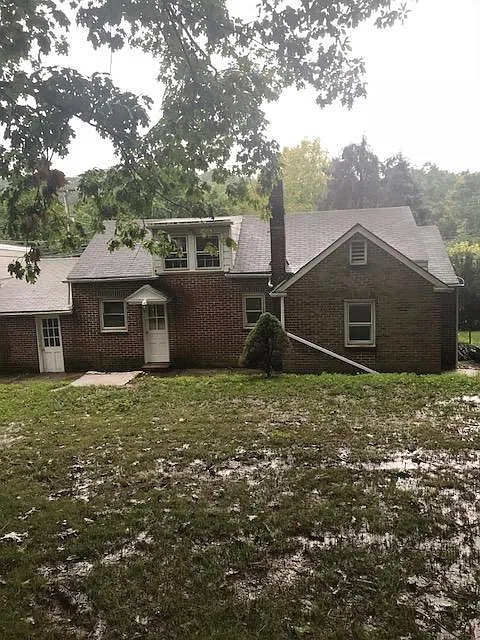 3 bed, 1400 sqft, $2,500 — Photo 2