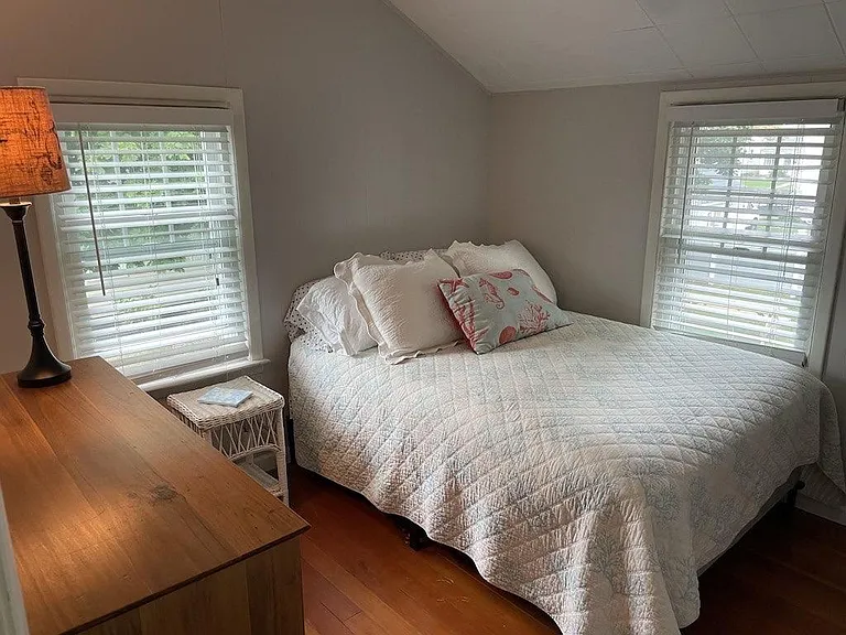 17 Town Beach Rd — Photo 14