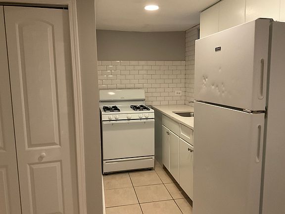 3rd image of 4631 S Lake Park Ave #1