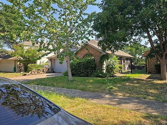 2nd image of 2301 Lacewood Dr