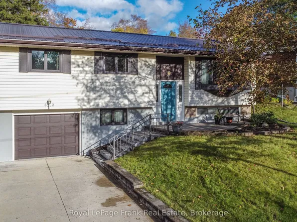 62 Springbrook Dr, Peterborough, ON K9J 1L1