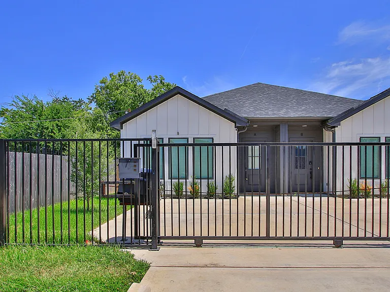 6521 Madrid St — Photo 45