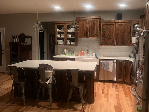 4th image of 45 Westridge Dr
