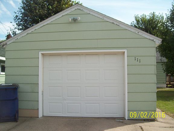 3rd image of 111 32nd Ave N