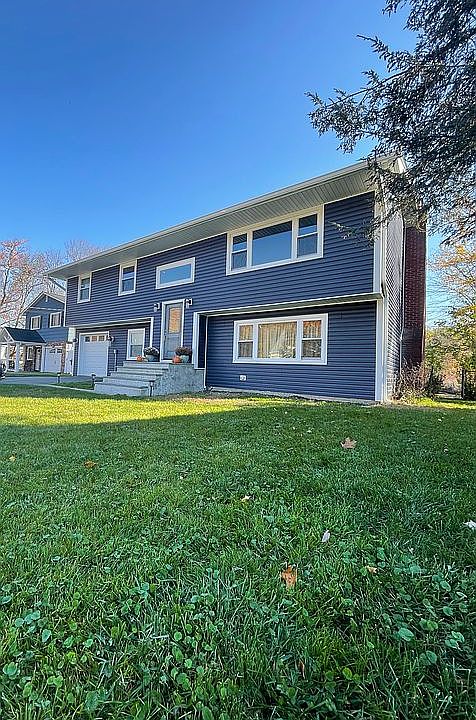 1st image of 36 Lakewood Rd