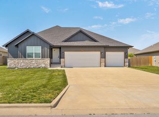 5607 W Pine St, Springfield, MO 65802