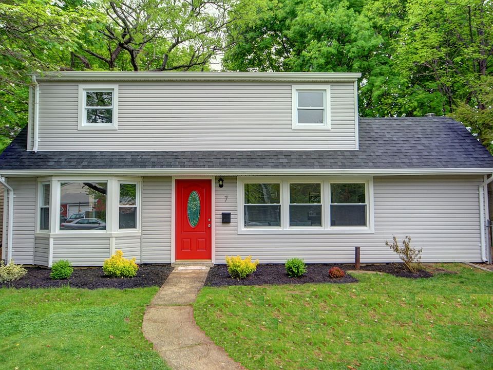 1st image of 7 Crag Ln