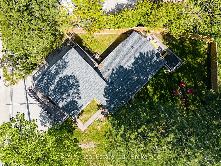 102 Helen St — Photo 36
