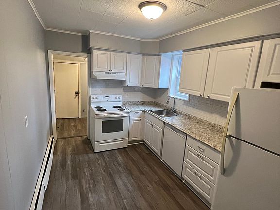 3rd image of 21 Pearl St