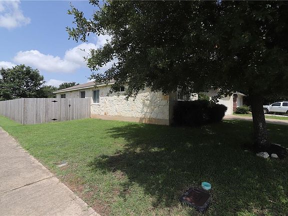 2nd image of 3700 Castle Rock Dr