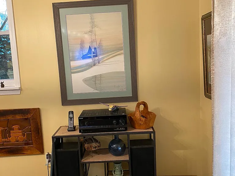 Sounds on this radio are in smooth stereo sound.