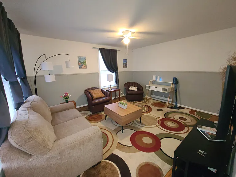 602 E Battell St #602 — Photo 3