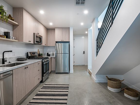 5th image of 6417 N Figueroa St #3