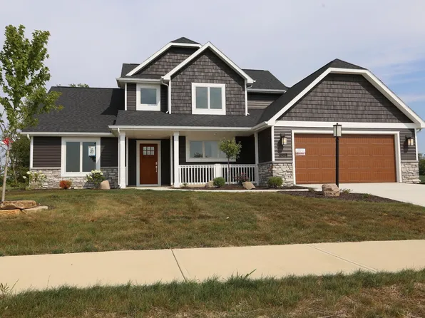 1907 Waynedale Dr, Garrett, IN 46738