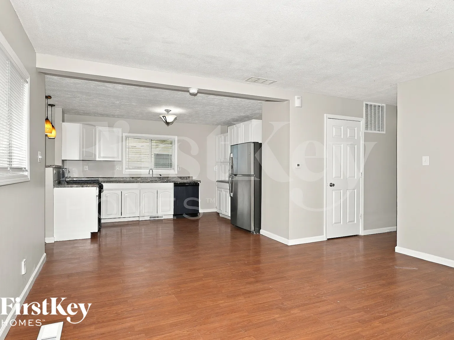 3 bed, 1.5 bath, 1222 sqft, $1,445 — Photo 3