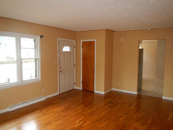 5th image of 436 Orchard Ave