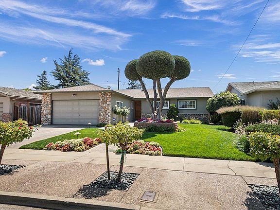3rd image of 6418 Menlo Dr