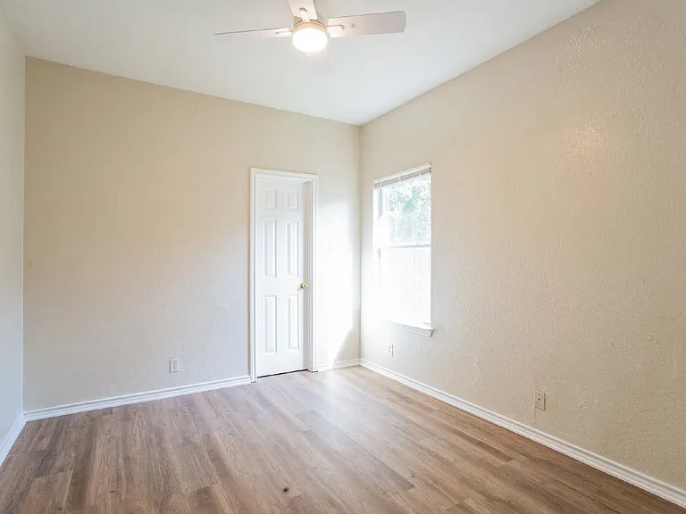 1705 Constantino Cir #B — Photo 13