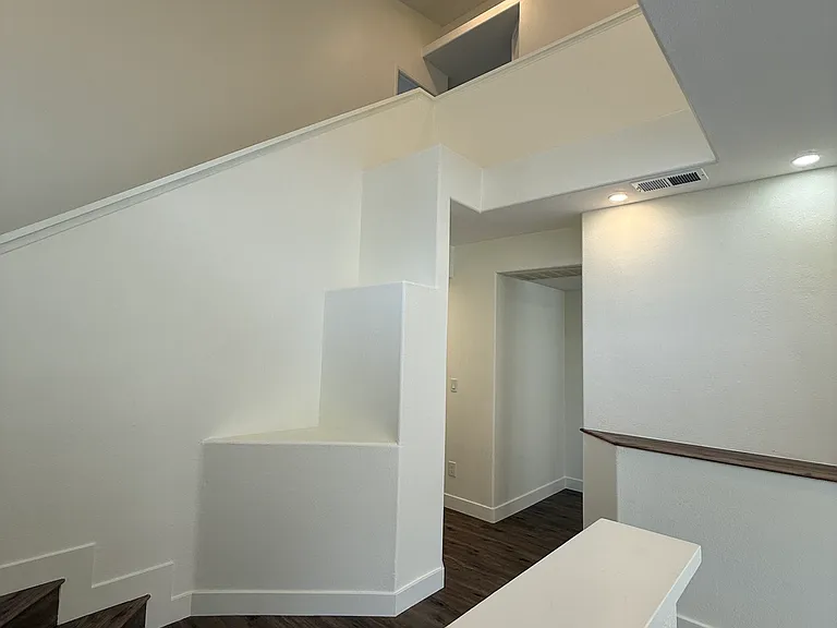 1828 Monserrat Way — Photo 37