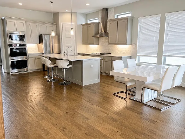 852 Belltown Dr — Photo 2