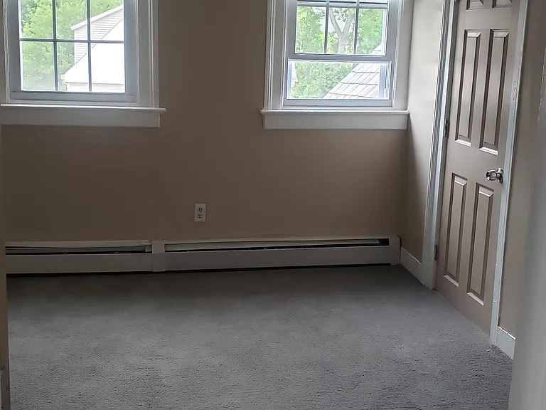 17-19 Mahl Ave #3 — Photo 32
