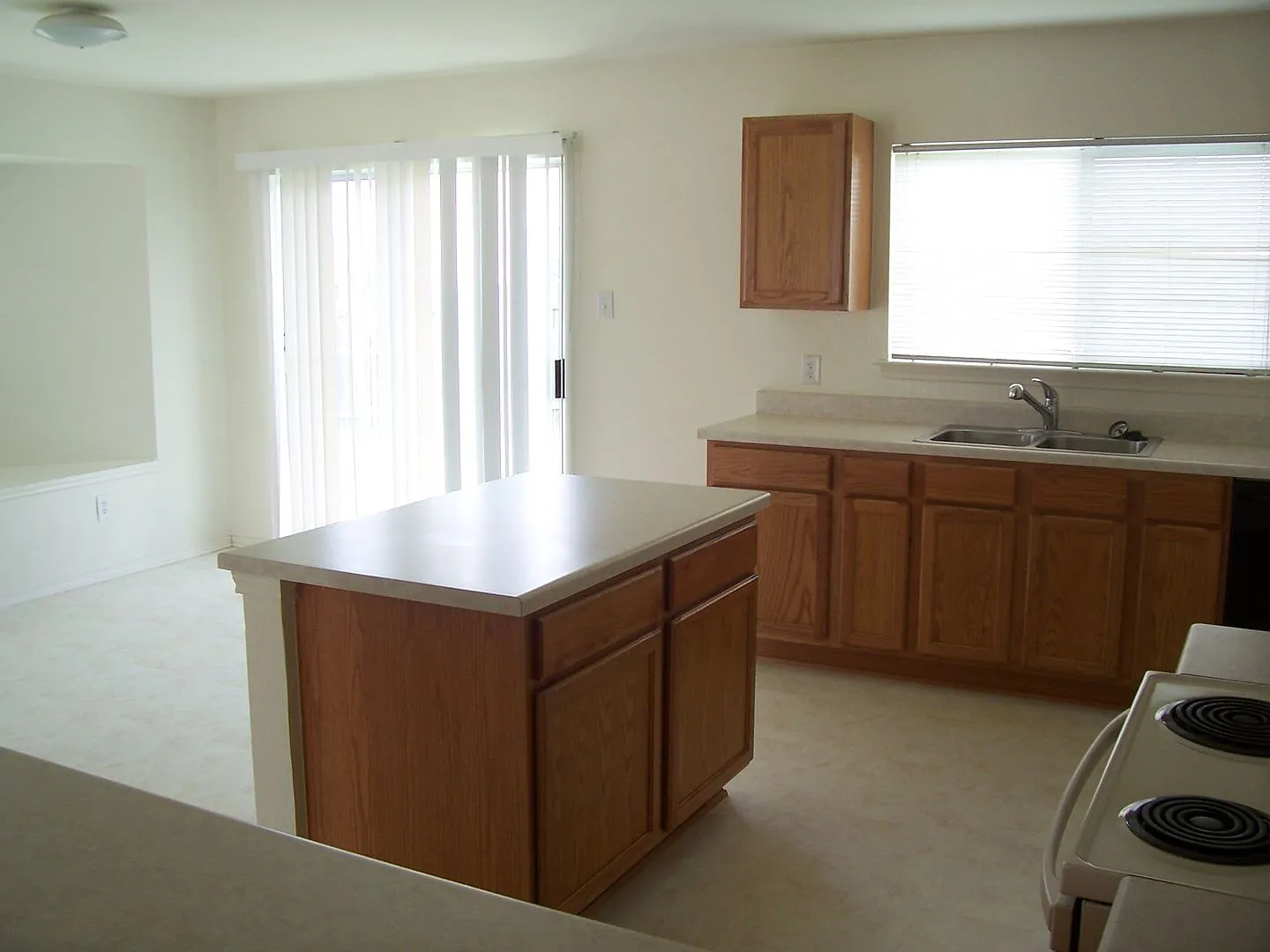 3 Bedroom Home in a Great Neighborhood — Photo 4